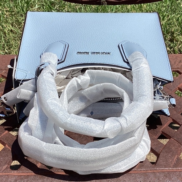 NWT Michael Kors Mercer Medium Pebbled Leather Crossbody Bag In Pale Blue/Silver - Picture 7 of 9